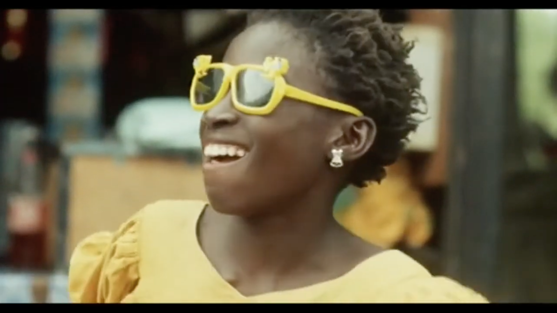 “La petite vendeuse du soleil/The Girl Who Sold the Sun” a film by Shibril Diop Mambety (1999) 