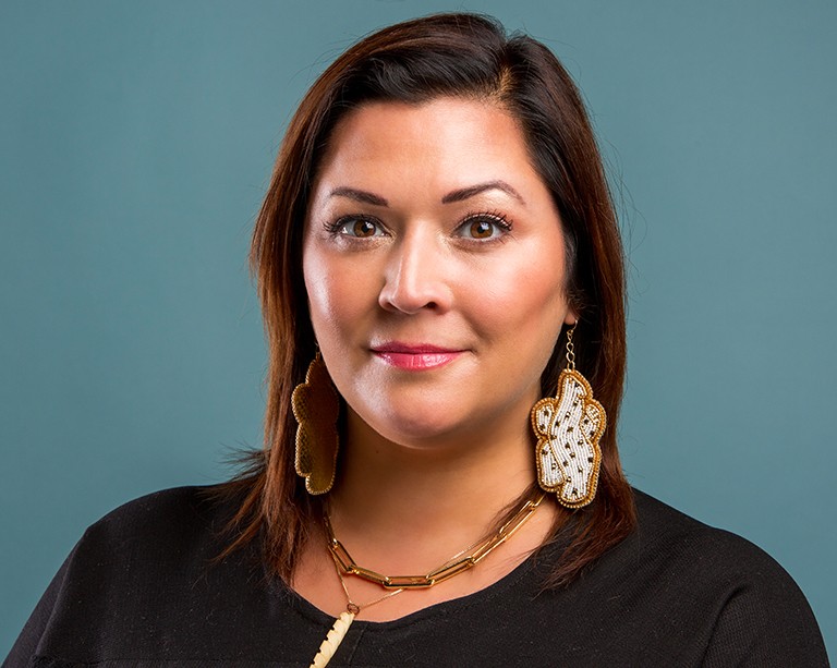 Heather Igloliorte, ancienne professeure à l’Université Concordia, est nommée titulaire de la chaire d’excellence en recherche du Canada sur les pratiques artistiques autochtones décoloniales et transformatrices