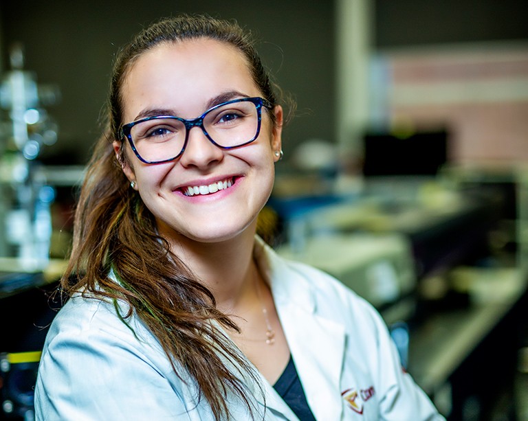 Une diplômée de l’Université Concordia reçoit deux prestigieux prix pour ses recherches avant-gardistes sur le traitement du cancer du cerveau